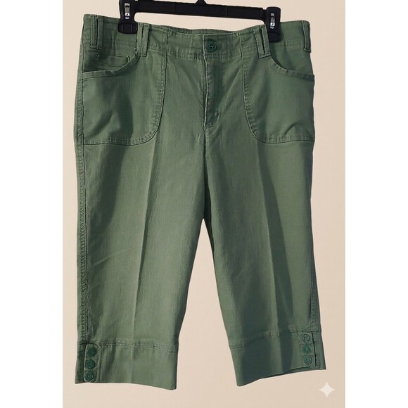 Gloria Vanderbilt Denim - Women's Gloria Vanderbilt Green Denim Capri Pants. Size 12